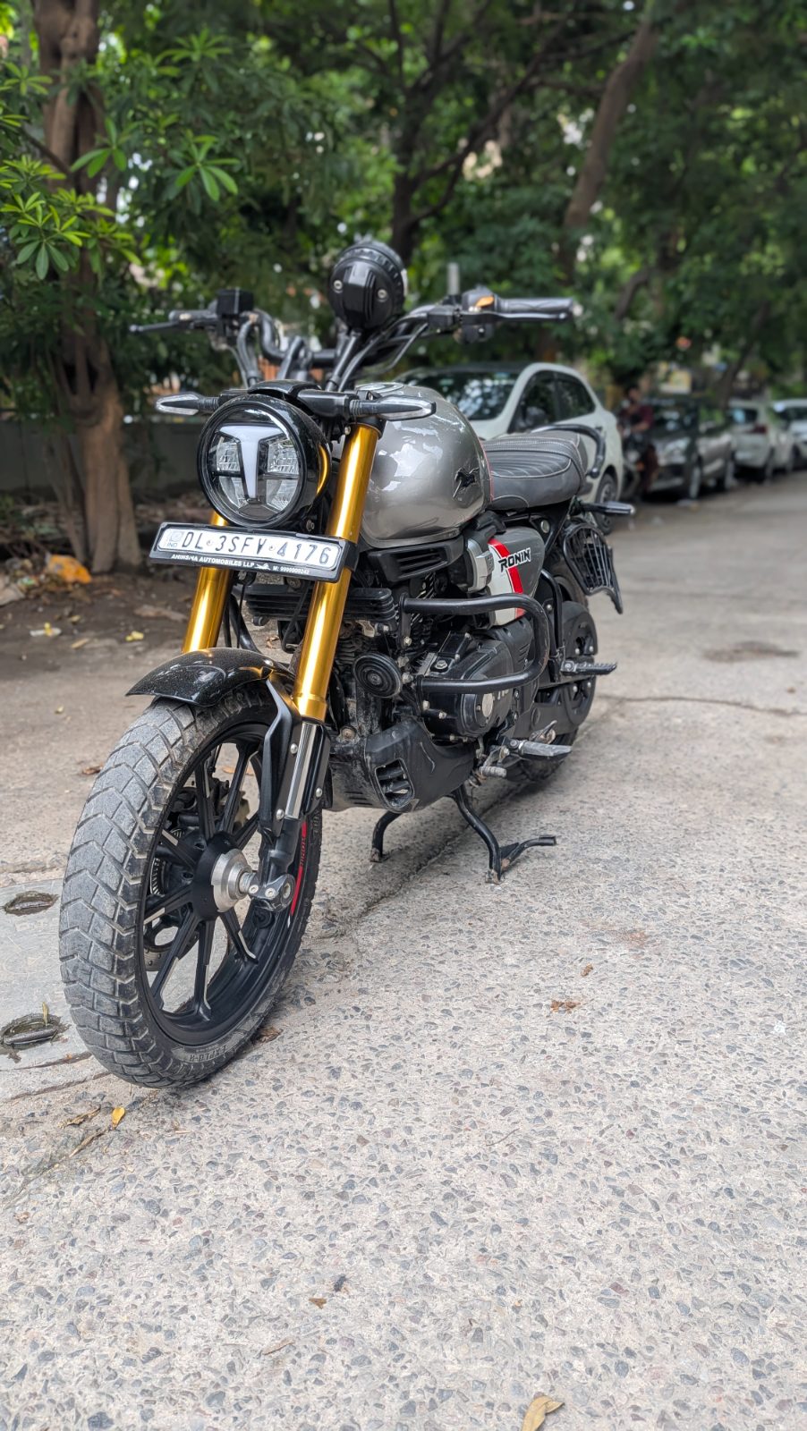 TVS RONIN TOP