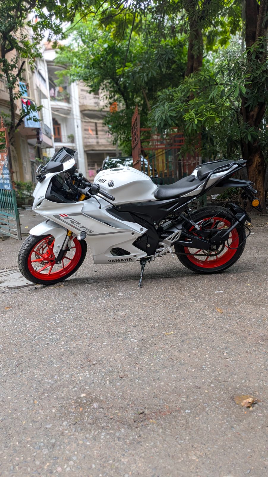 YAMAHA R15 V4 